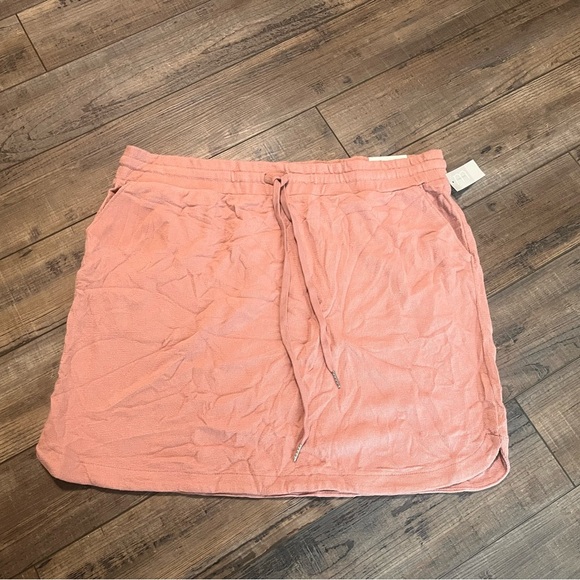 Women's Pink Skirt - Picture 1 of 2